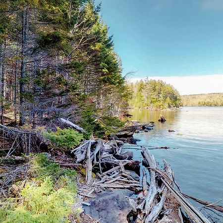 Loon Landing Lodge Greenville Bagian luar foto