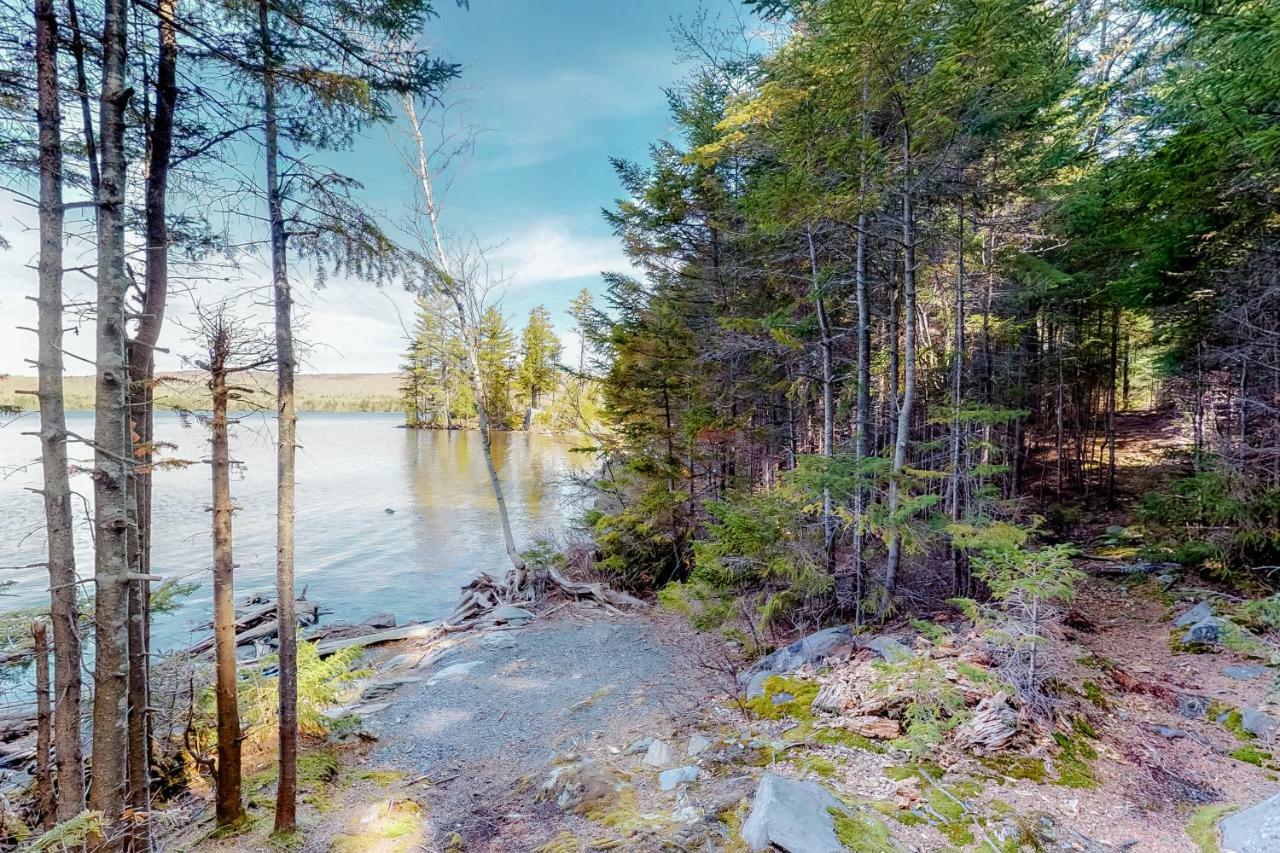 Loon Landing Lodge Greenville Bagian luar foto