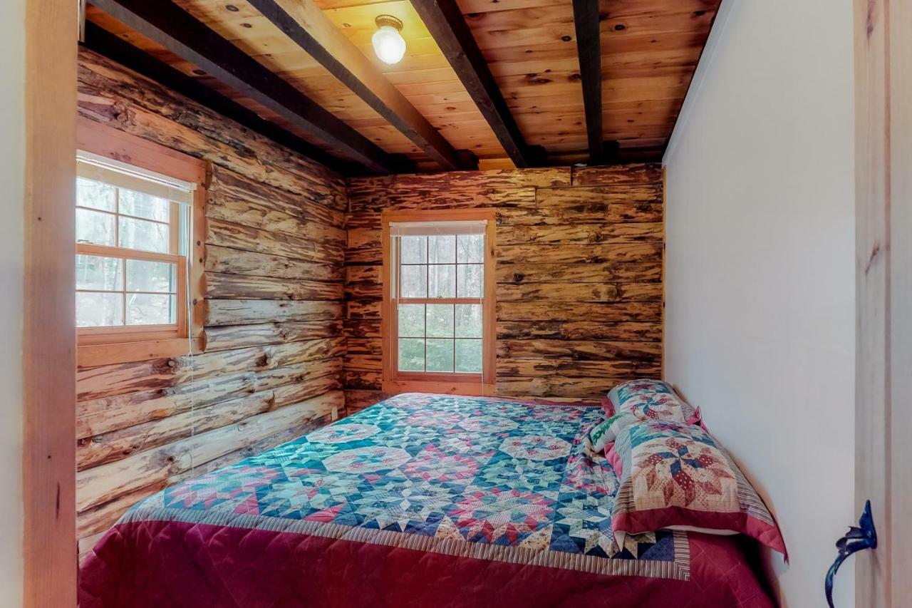 Loon Landing Lodge Greenville Bagian luar foto
